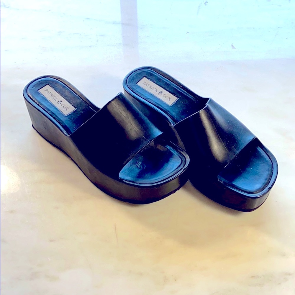 PATRICIA COX WEDGE BEACH / POOL SHOE - 37.5